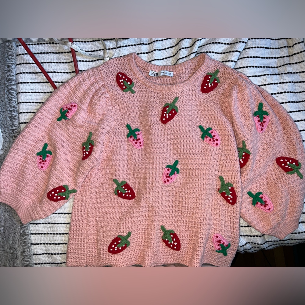 ZARA Pink Strawberry Balloon 3/4 Sleeve Sweater - Picture 6 of 6